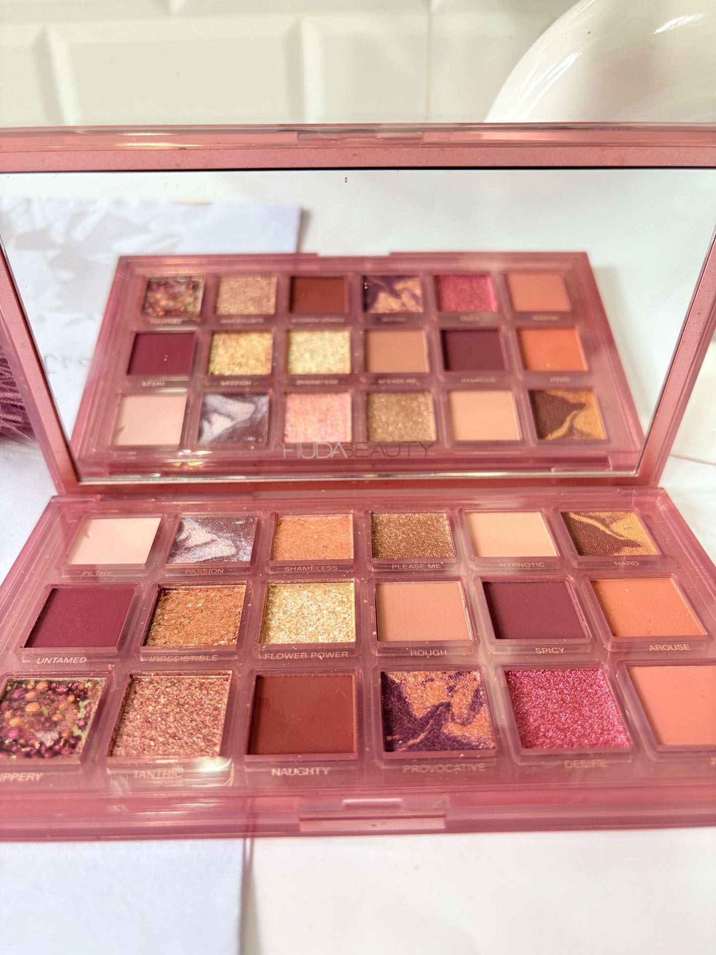 Huda Beauty Naughty Eyeshadow Palette