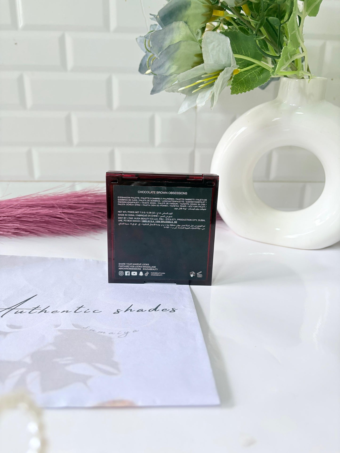 Huda Beauty chocolate brown Eyeshadow Palette