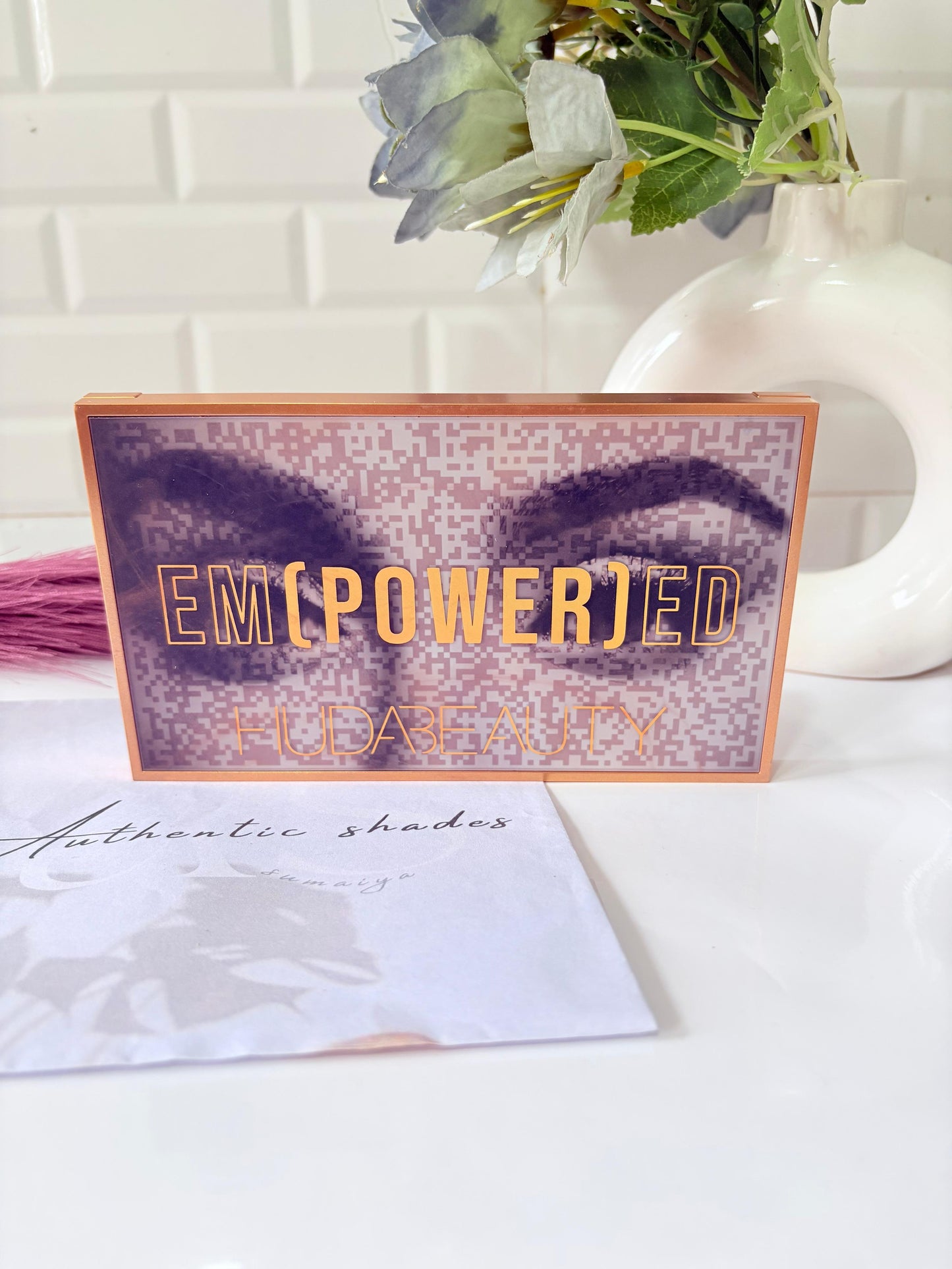 Huda beauty Empowered Eyeshadow Palette