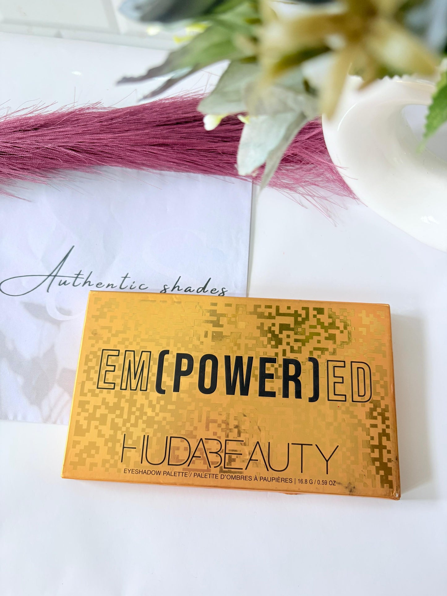 Huda beauty Empowered Eyeshadow Palette