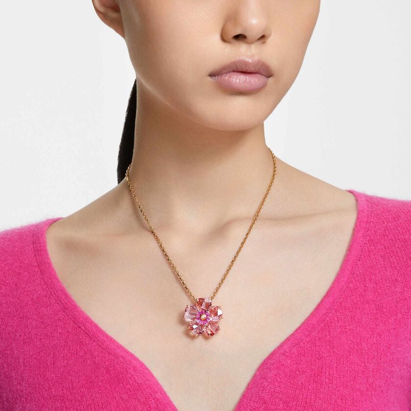 Swarovski Idyllia necklace
Flower, Pink, Gold-tone plated