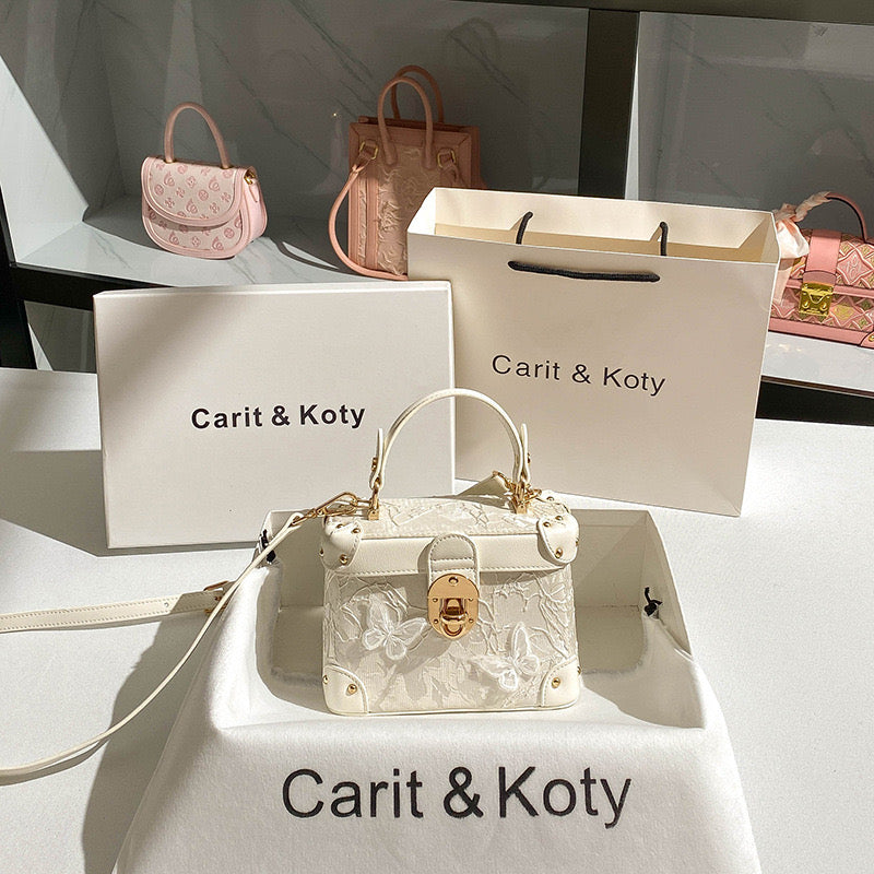 Carit & koty embroidery bag
