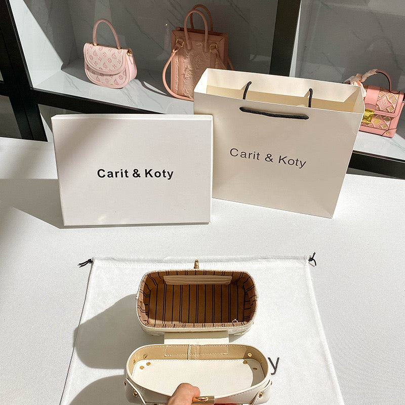 Carit & koty embroidery bag