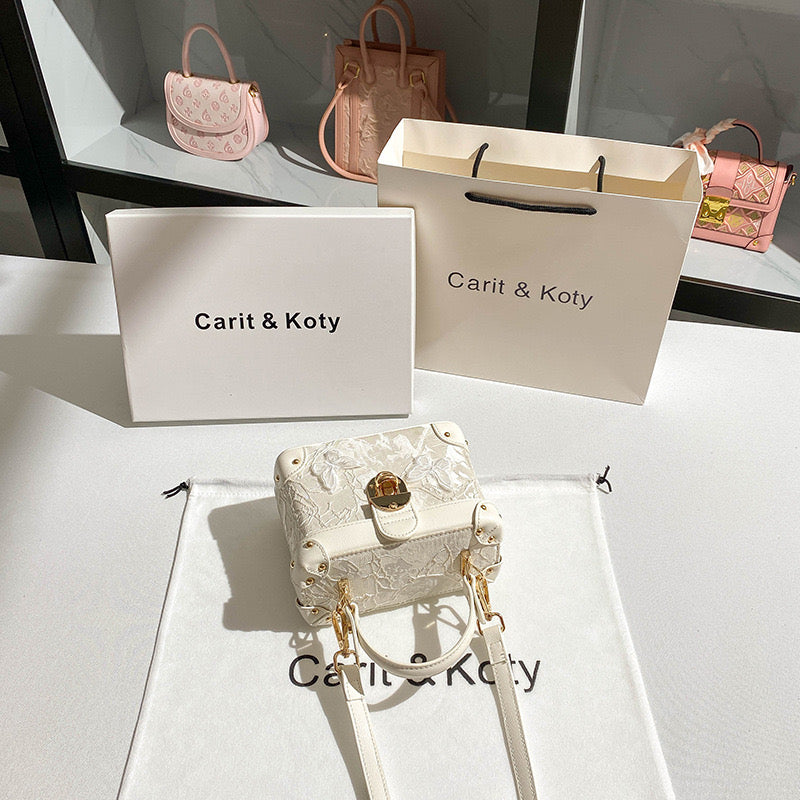 Carit & koty embroidery bag
