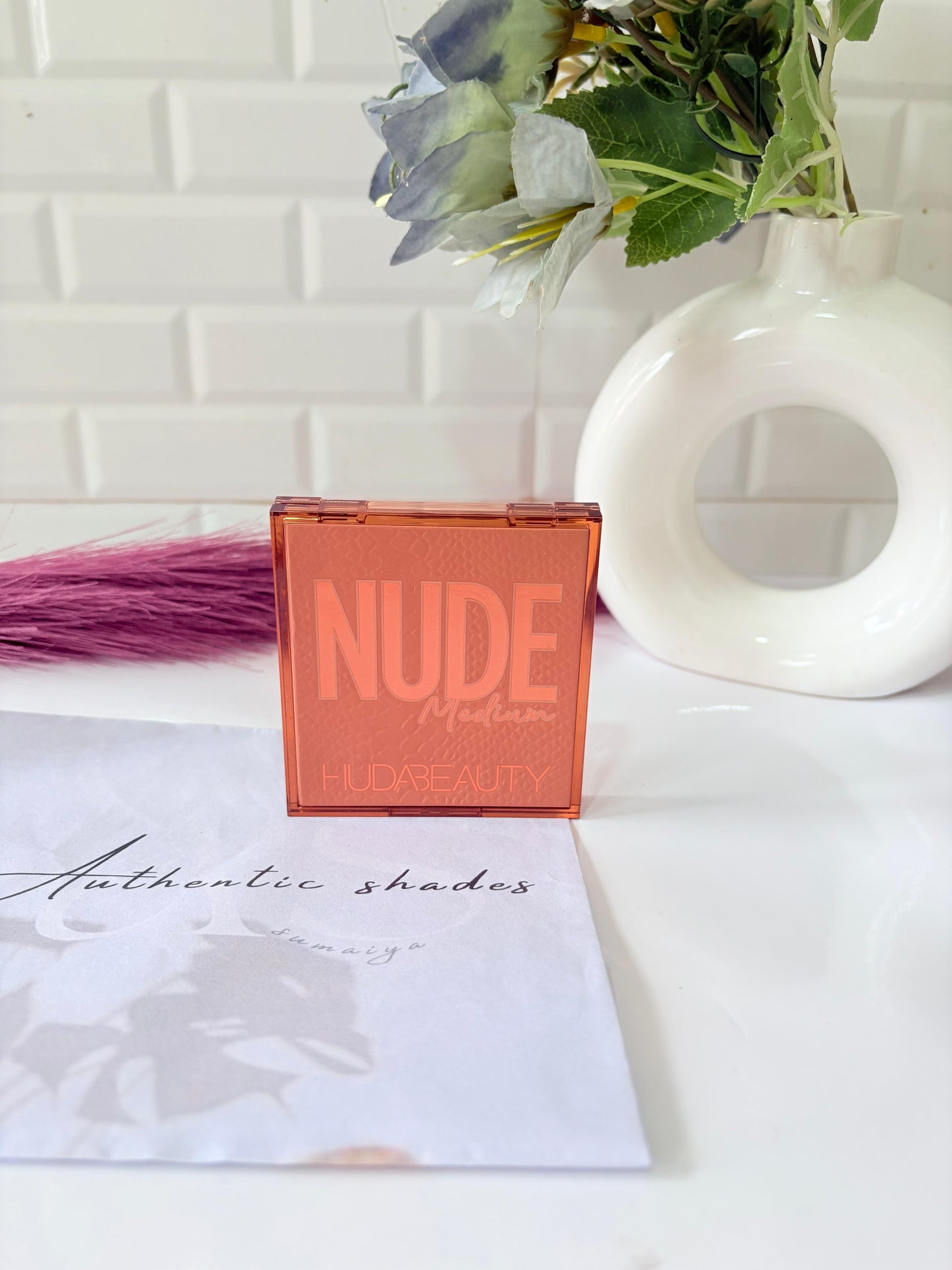 Huda Beauty Nude medium Eyeshadow Palette