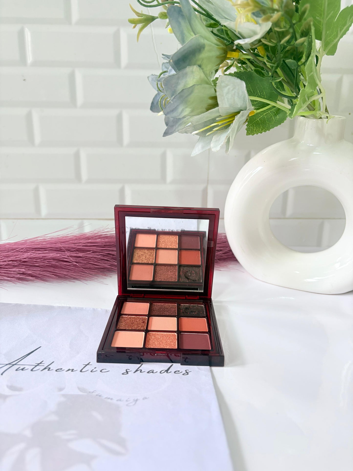 Huda Beauty chocolate brown Eyeshadow Palette